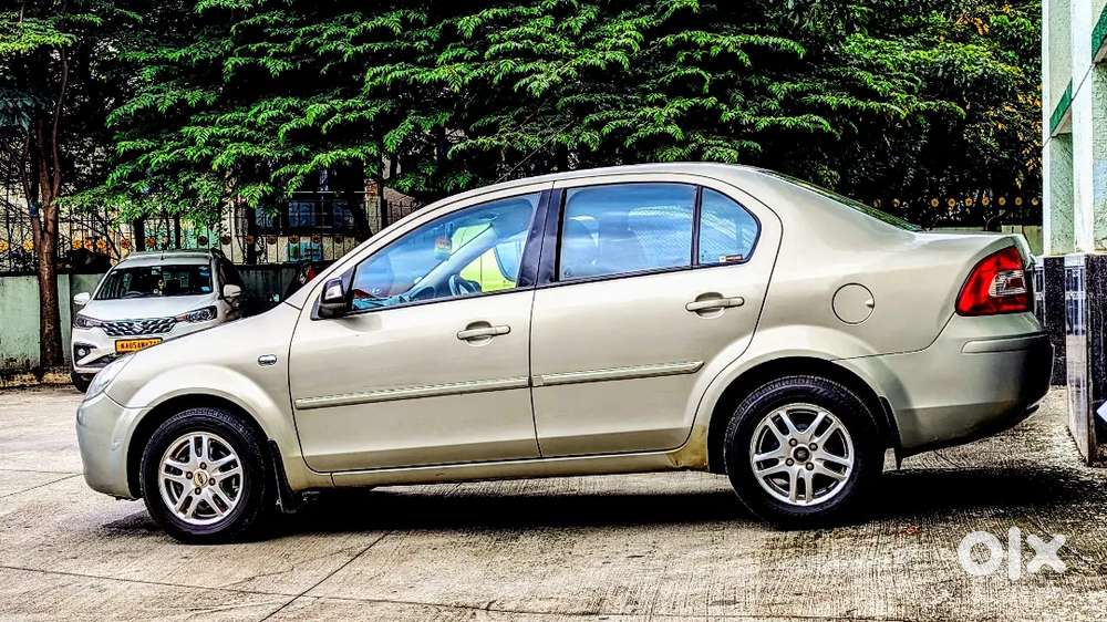 Ford Fiesta 2010 Petrol Car