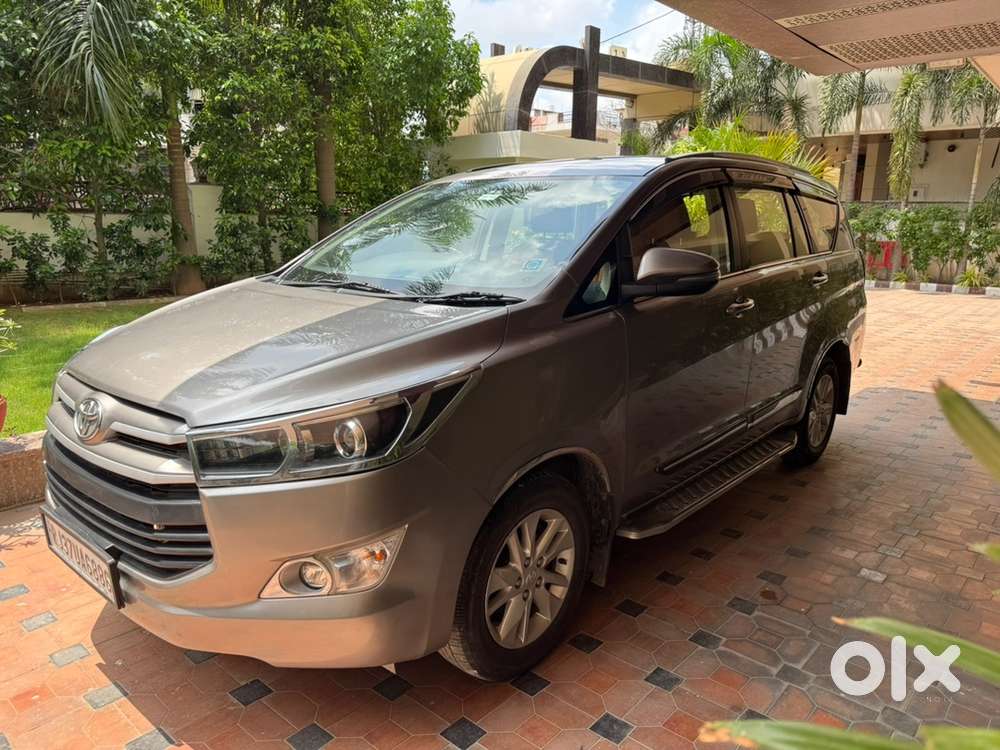Toyota Innova Crysta 2.4 V 2020