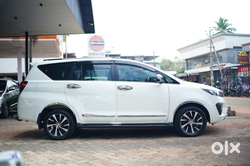 Toyota Innova Crysta 2.4 Z 7 Str, 2022
