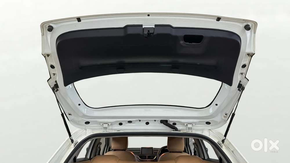 Tata Altroz 1.2 Xm Plus, 2021, Petrol