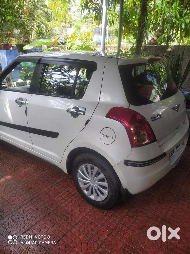 Maruti Suzuki Swift 2010 Petrol 79238 Km Driven
