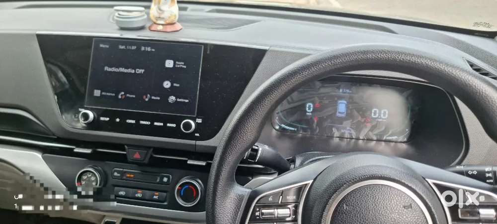 Kia Carens 2022 Petrol Well Maintained