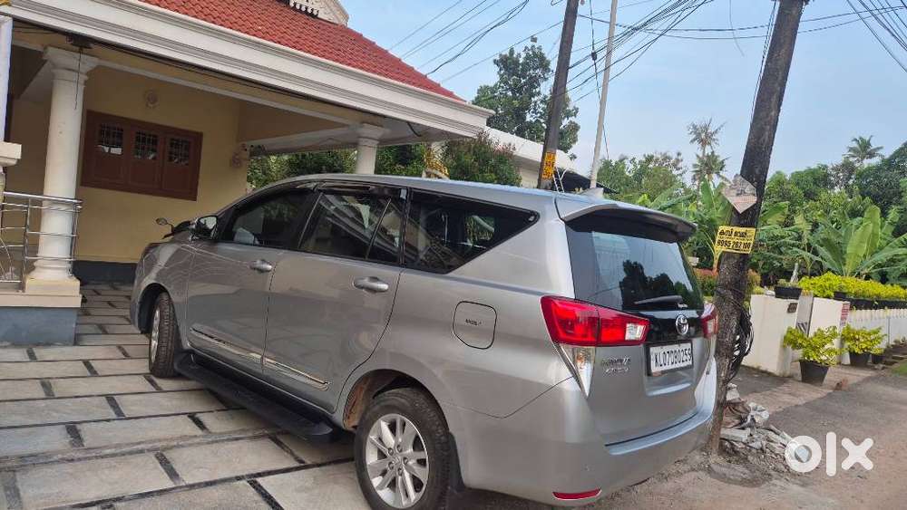 Toyota Innova Crysta 2.4 G Mt, 2023, Diesel