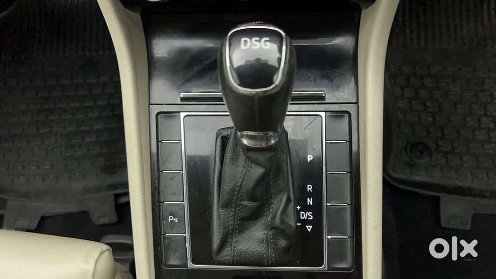 Skoda Superb [2014-2016] 1.8 Style Tsi At, 2018, Petrol