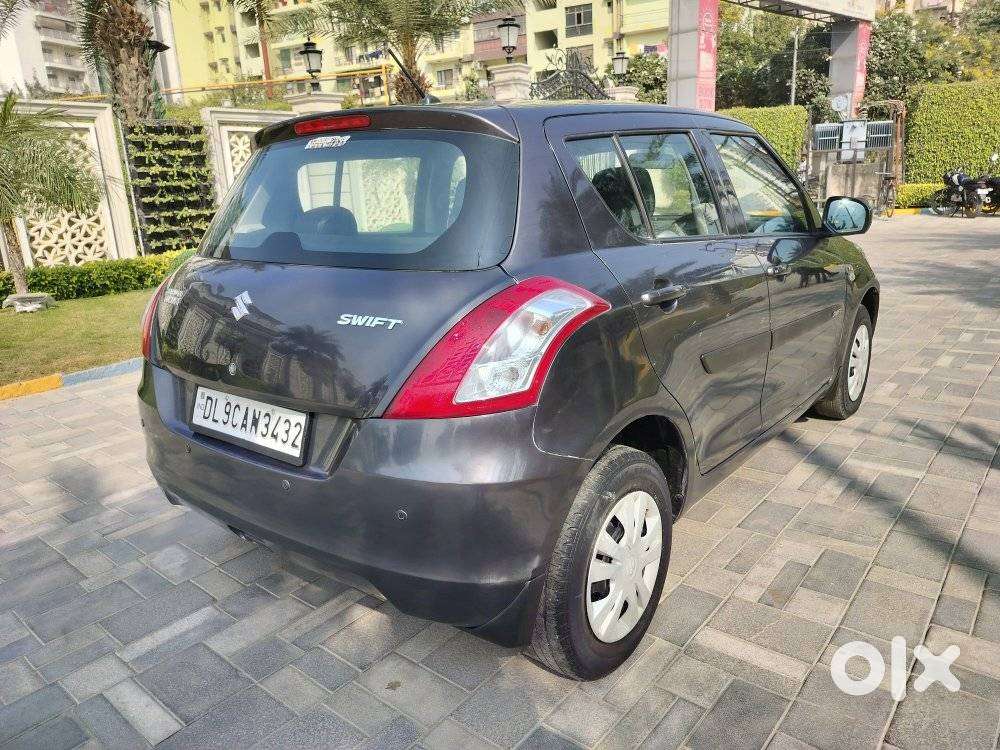 Maruti Suzuki Swift Lxi Optional-o, 2017, Petrol