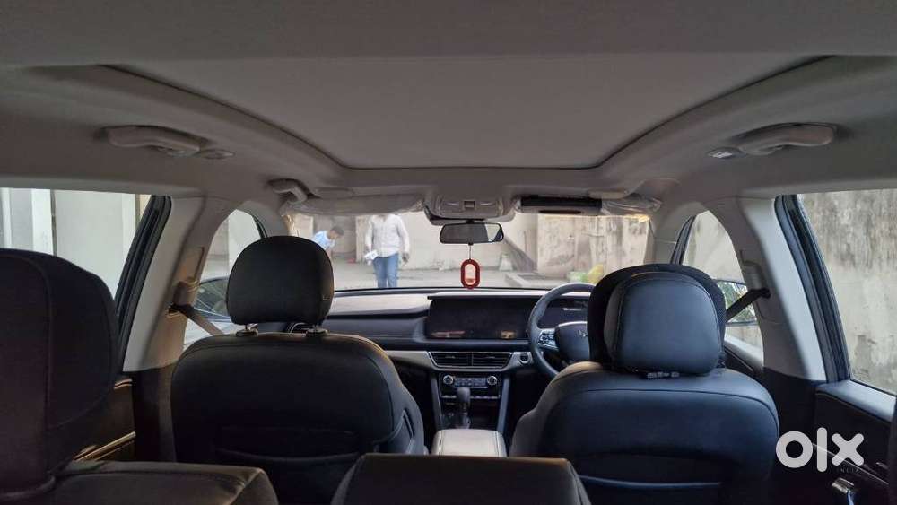 Mahindra Xuv700 2.2 Ax 7 Diesel At Luxury Pack Str Awd, 2025, Diesel