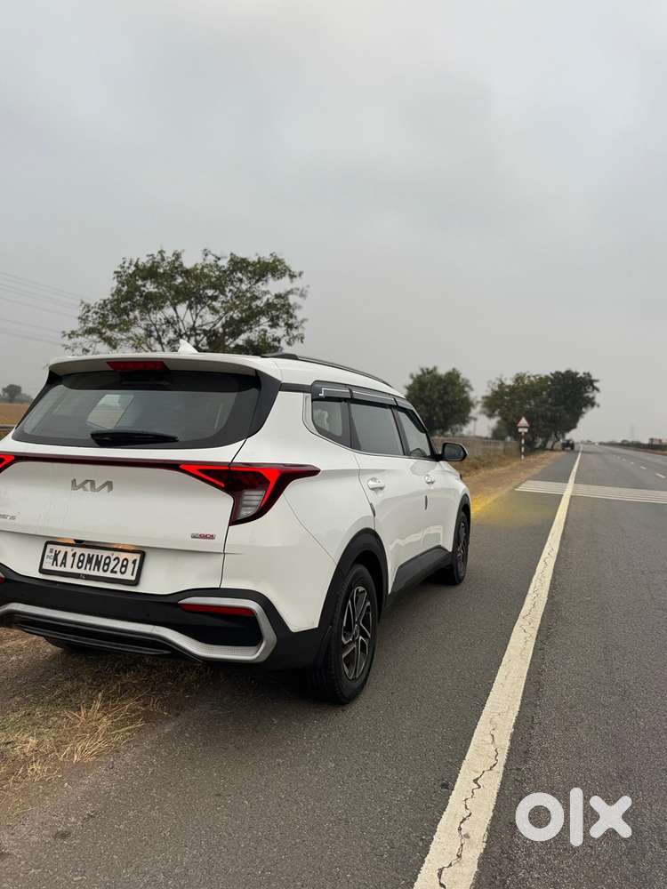 Kia Carens Petrol 2023 Model