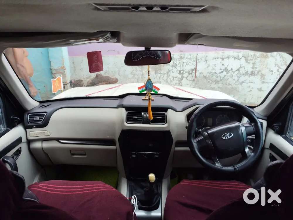 Mahindra Scorpio S6+ 2015 Diesel Manual