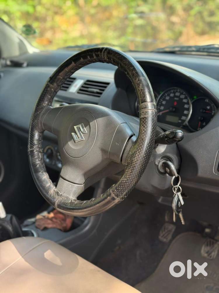 Maruti Suzuki Swift Dzire Vxi, 2011, Petrol