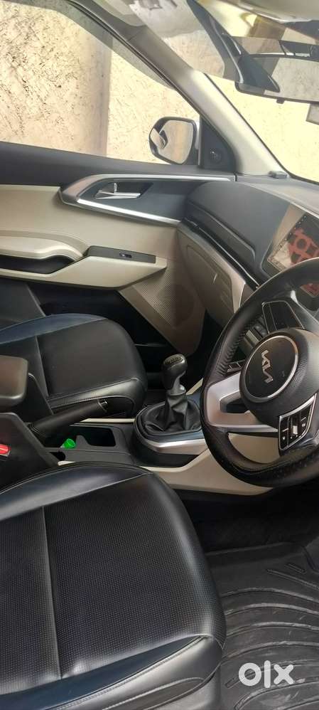Kia Carens Prestige 2023