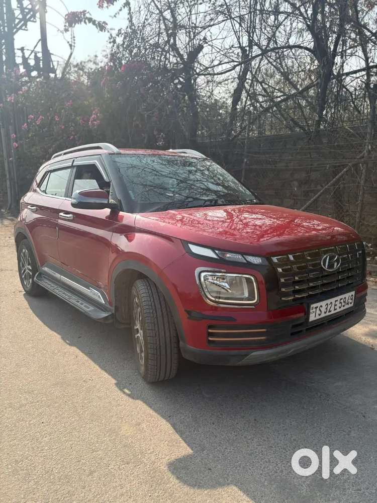 Hyundai Venue 2023 Diesel Well Maintained