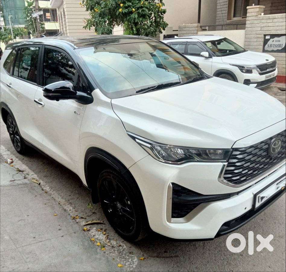 Toyota Innova Hycross 2.0 Zx (o) Hybrid 7 Str, 2025, Petrol