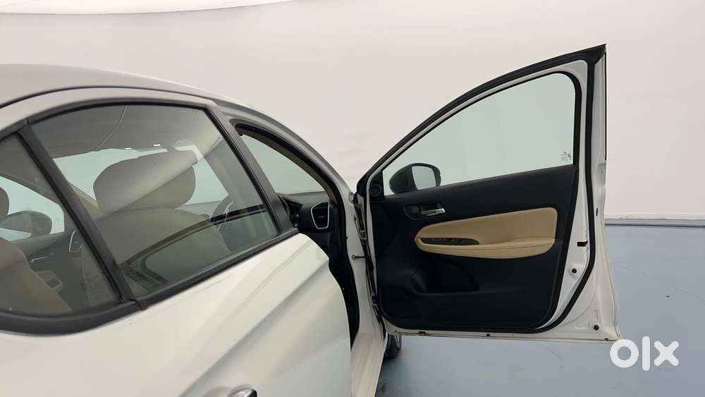 Honda City 1.5 Zx I-vtec Mt, 2023, Petrol