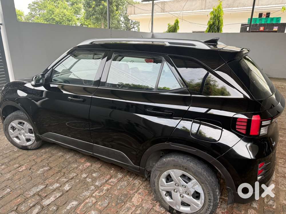 Hyundai Venue Petrol 2022