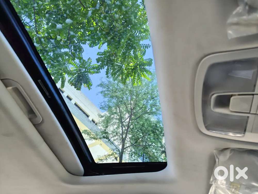 Mahindra Xuv 3xo 2025 Petrol 9600 Km Driven