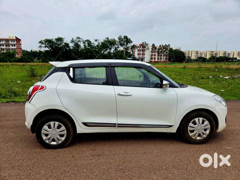 Maruti Suzuki Swift Vxi + Manual, 2019, Petrol