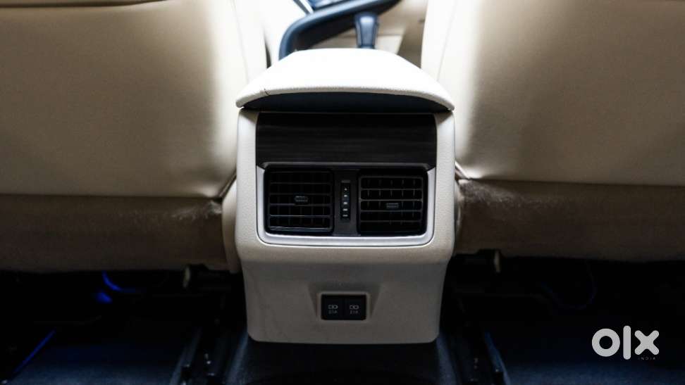 Toyota Camry 2.5 Hybrid, 2024, Petrol