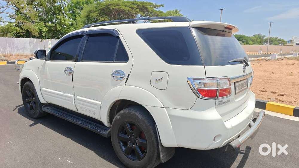 Toyota Fortuner 4x4 Mt, 2011, Diesel