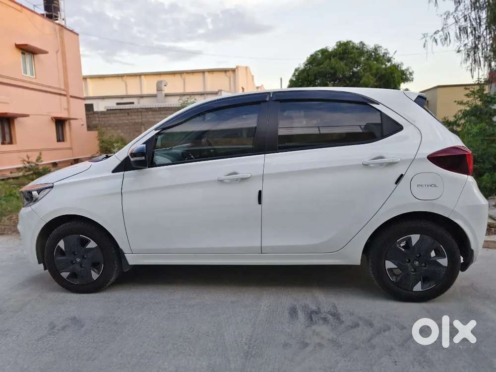 Tata Tiago 2025 Petrol Revotron Xta