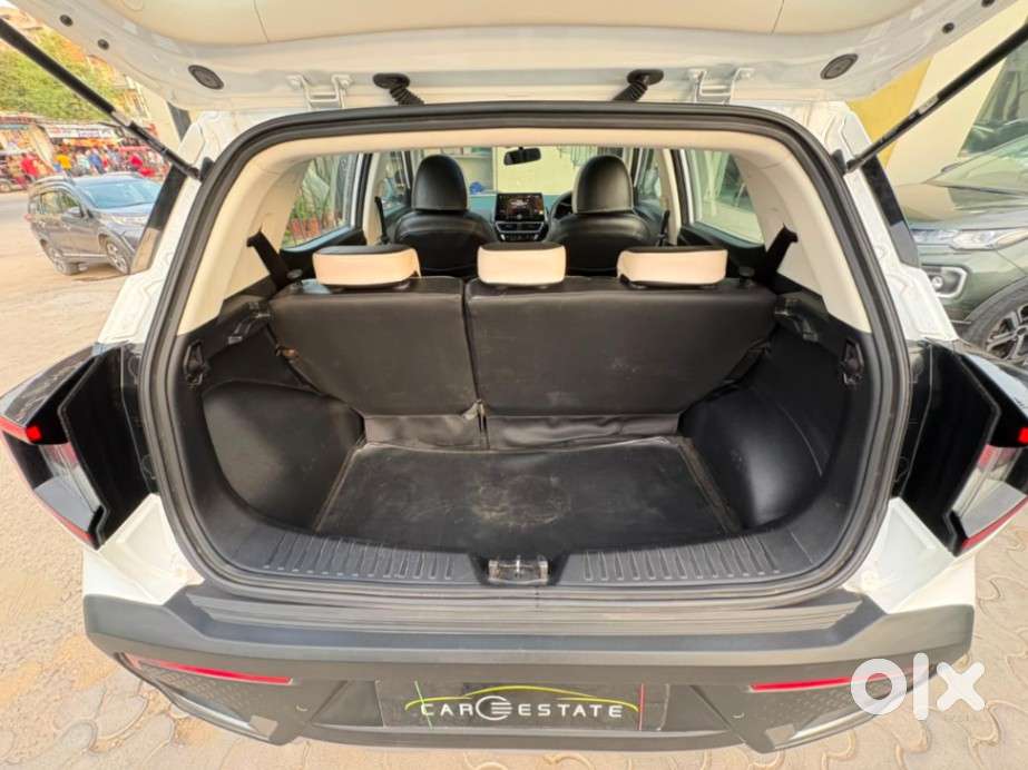 Mahindra Xuv 3xo Ax5 Pm Mt, 2025, Petrol