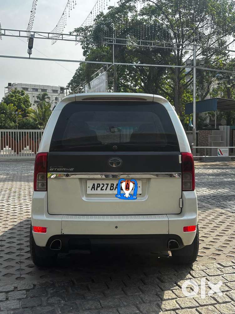 Mahindra Tuv 300 Mhawk100 T8, 2016, Diesel
