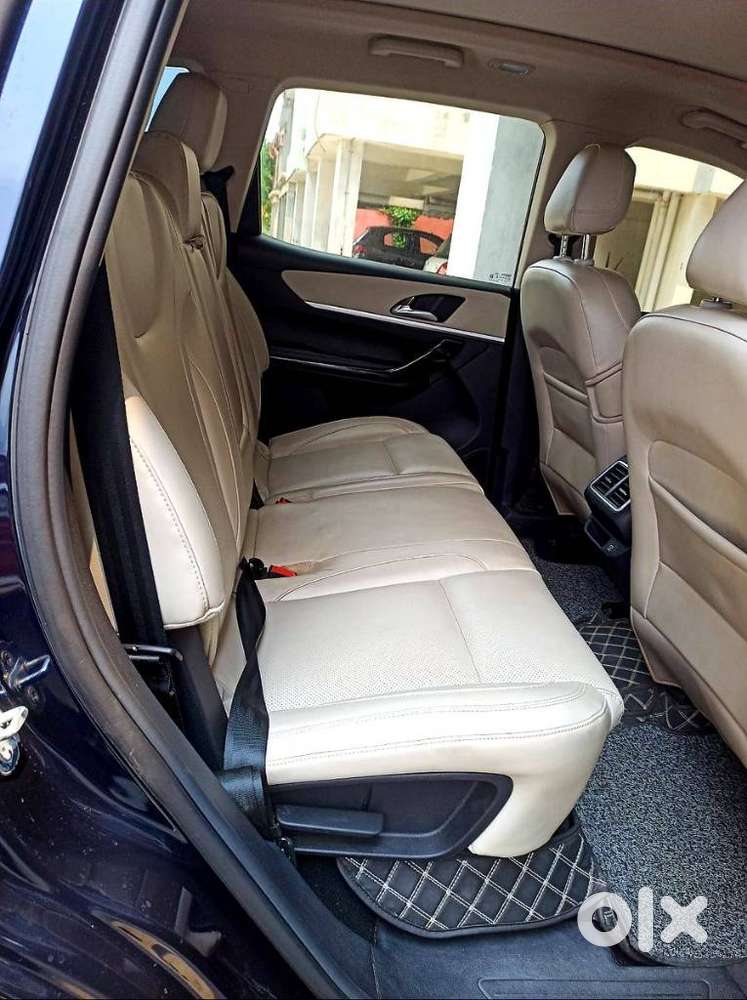 Mahindra Xuv700 2.0 Ax 7 Petrol At Str, 2022, Petrol