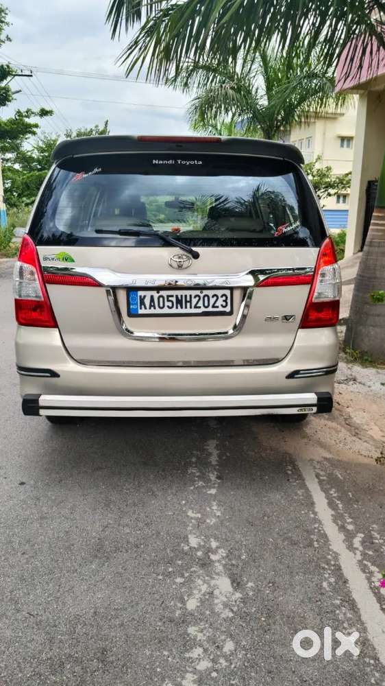 Toyota Innova 2.5 V 2014