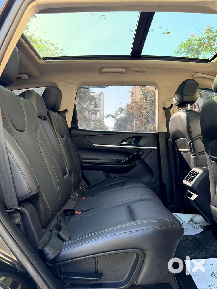 Mahindra Xuv700 2.2 Ax 7 Diesel At Luxury Pack Str, 2025, Diesel