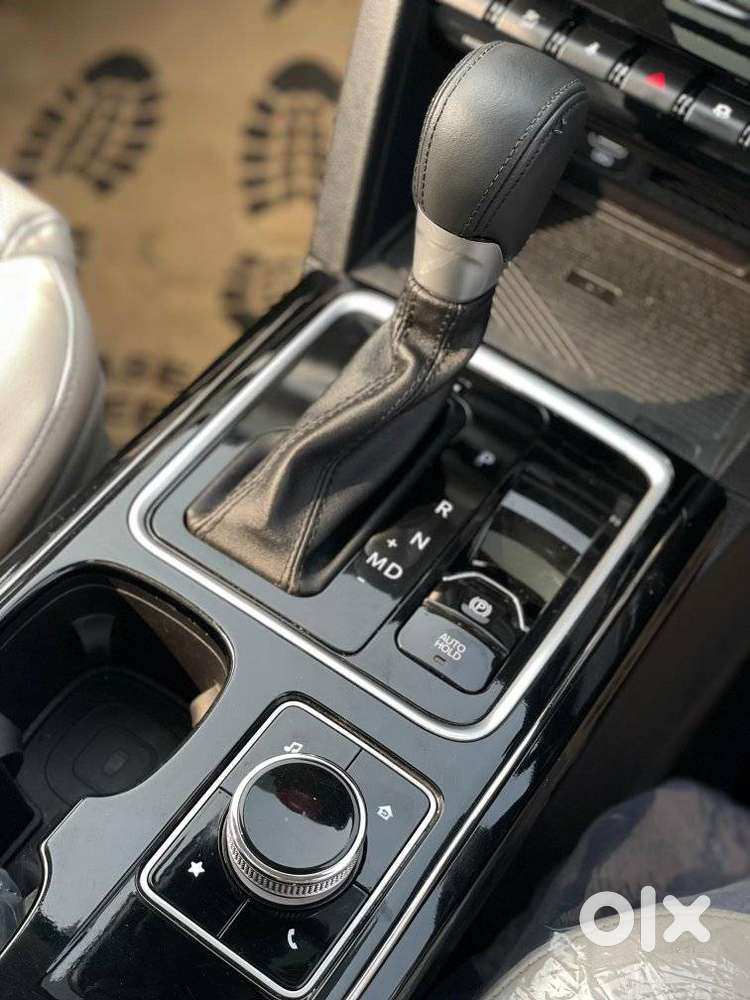 Mahindra Xuv700 2.0 Ax 7 Petrol At Luxury Pack Str, 2024, Petrol