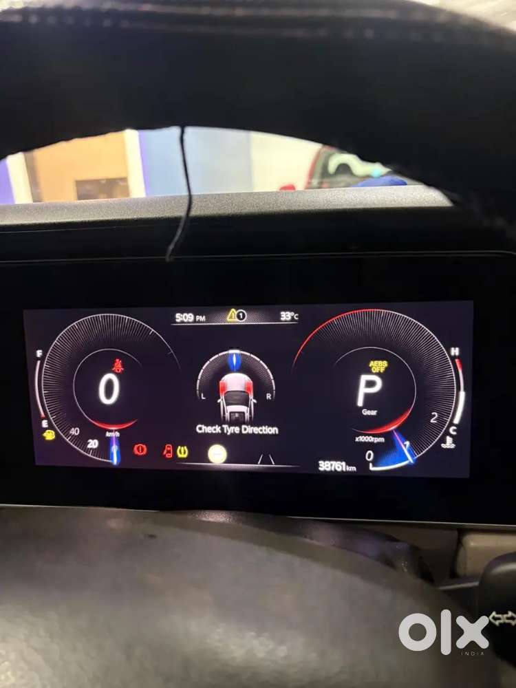 Mahindra Xuv700 2023 Diesel Well Maintained