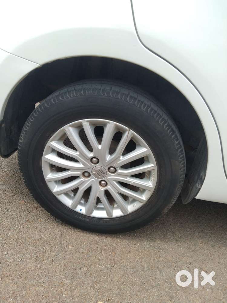 Maruti Suzuki Swift Dzire Amt Zxi, 2018, Petrol