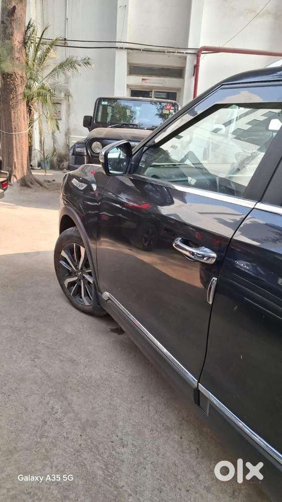 Mahindra Xuv300 2019 Petrol Well Maintained
