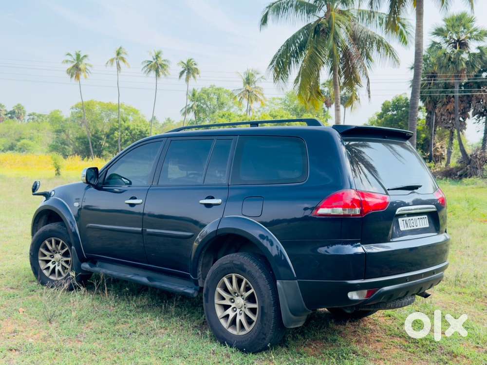 Mitsubishi Pajero Sport Petrol 2015