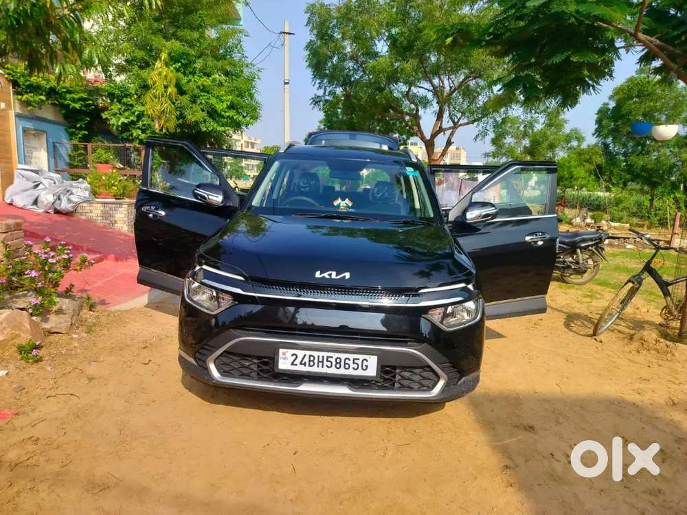Kia Carens 2024 Petrol 4000 Km Driven