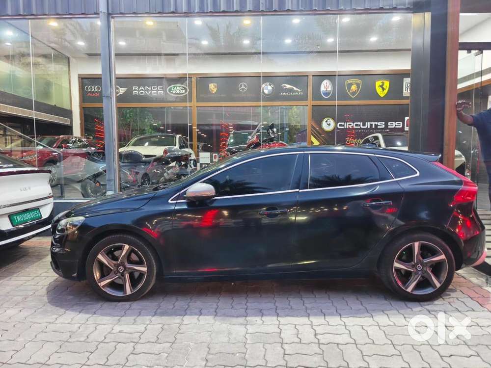 Volvo V40 D3 — Onyx Black — 2016