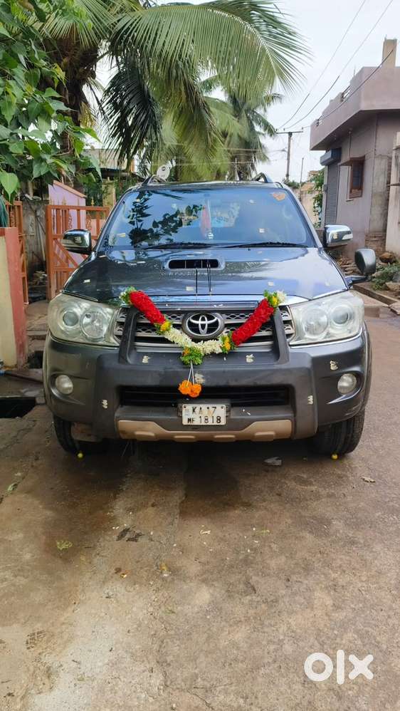 Toyota Fortuner 2011 Diesel 268000 Km Driven