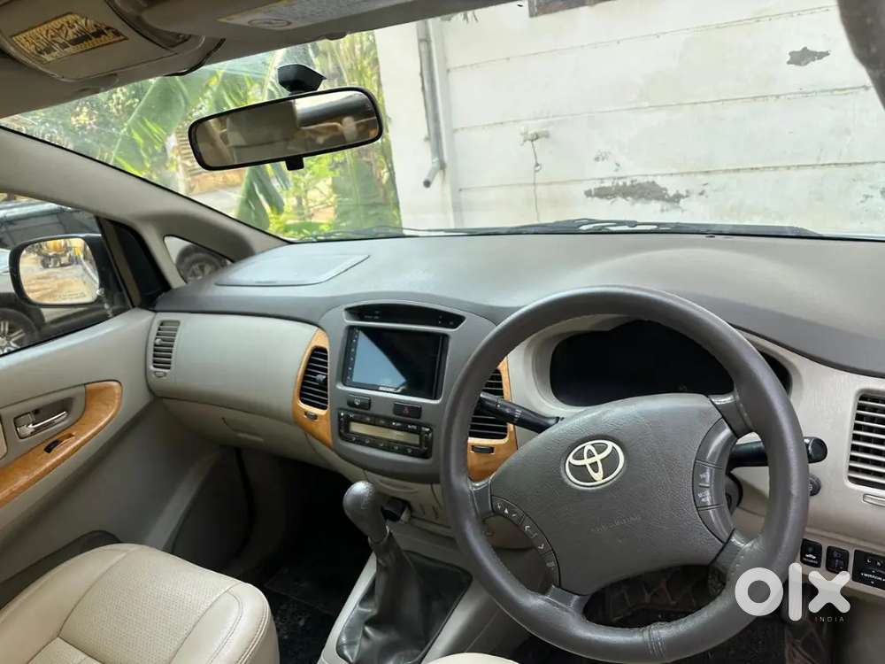 Toyota Innova Diesel 2.5 V 7 Str 2010