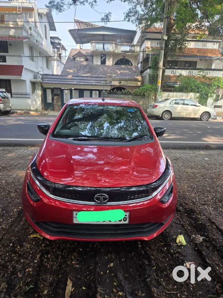 Tata Altroz Xm 1.2 Petrol 2020 - 2nd Owner - Downtown Red