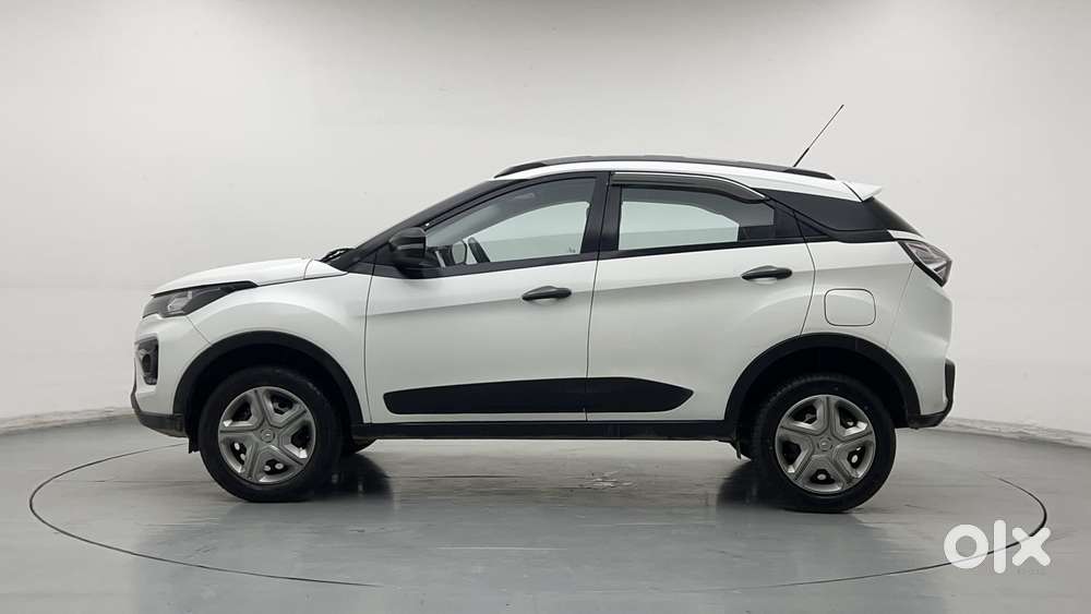 Tata Nexon 1.2 Revotron Xm, 2023, Petrol