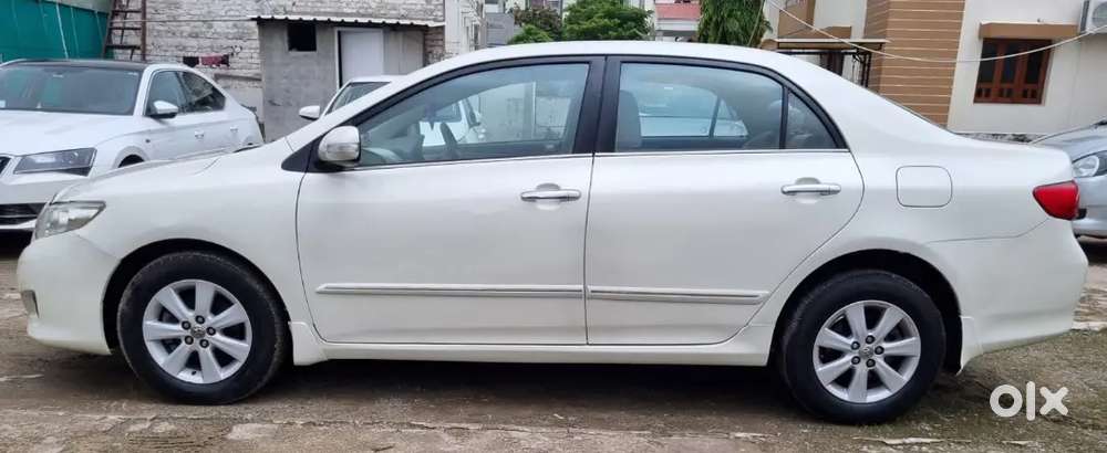 Toyota Corolla Altis 2010 Petrol Well Maintained