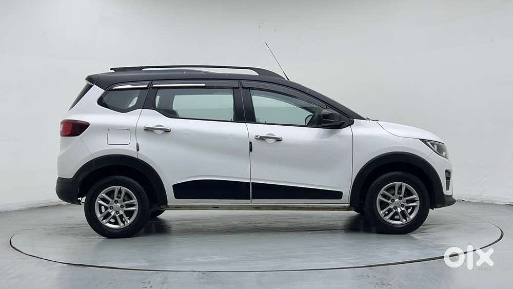 Renault Triber Rxt, 2022, Petrol