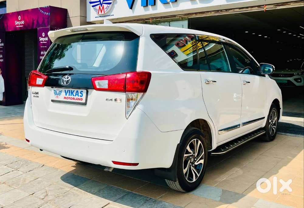 Toyota Innova Crysta 2.4 G Plus Mt 8 Str, 2025, Diesel
