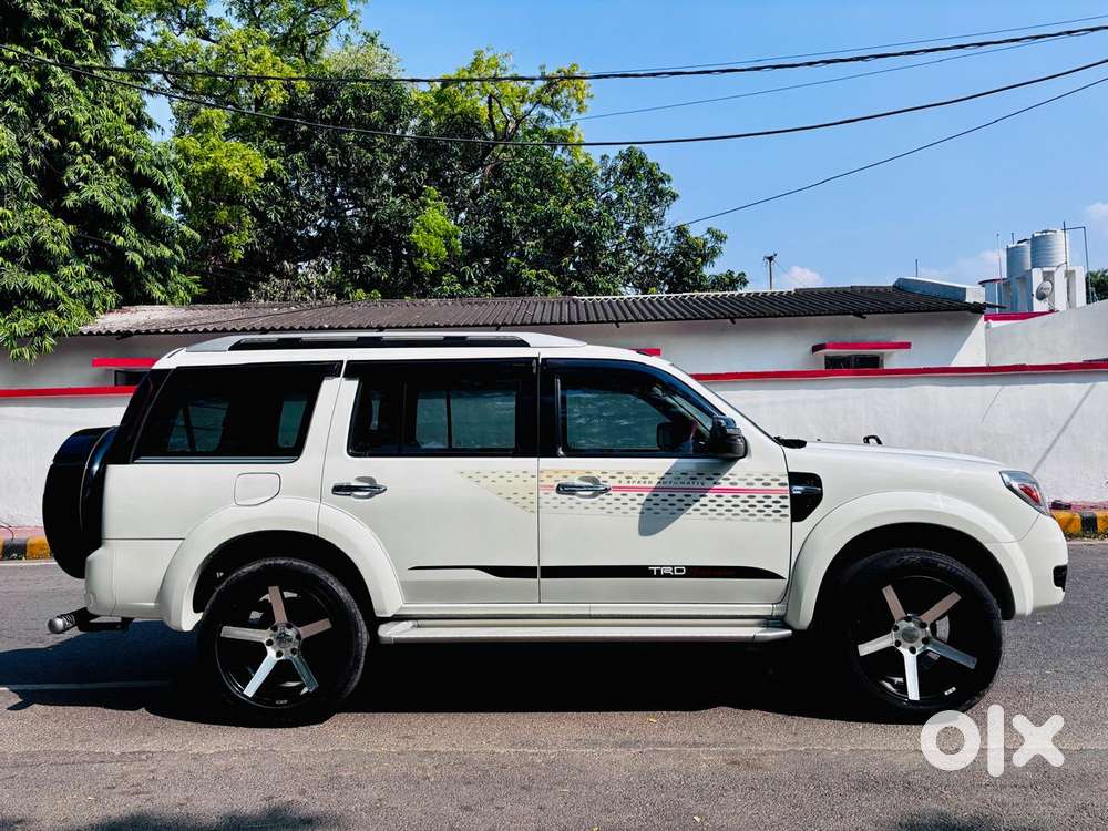 Ford Endeavour 2.2 Titanium 4x2 Mt, 2014, Diesel