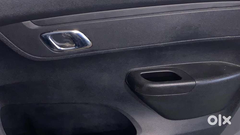 Renault Kwid 1.0 Rxt (o), 2018, Petrol
