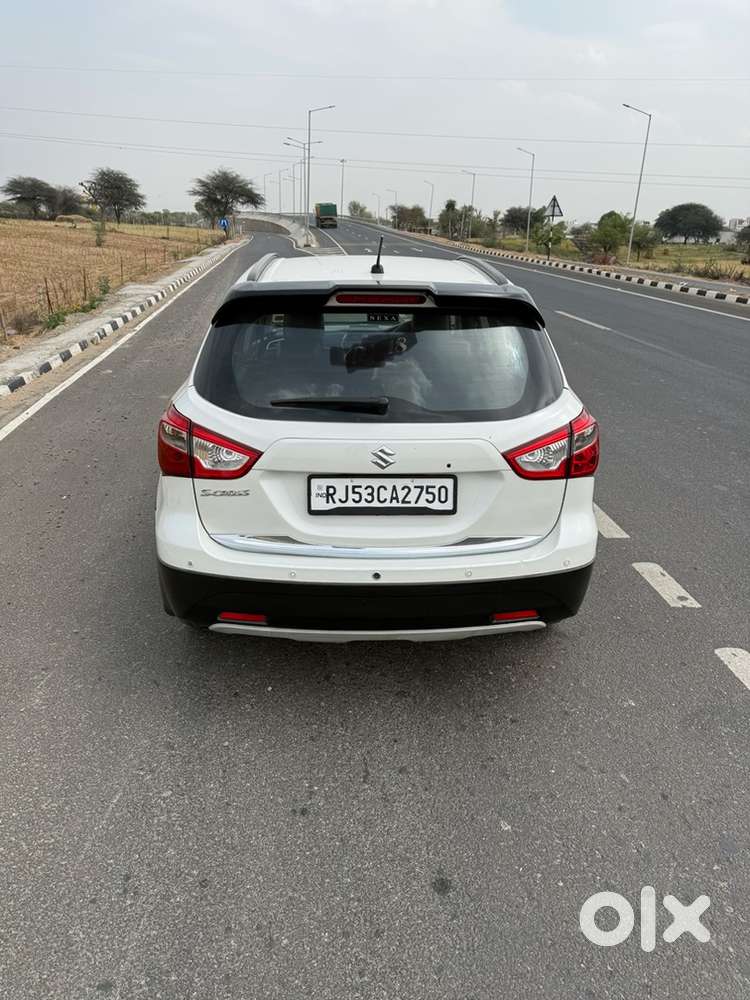 Maruti Suzuki S-cross 2016 Diesel Well Maintained