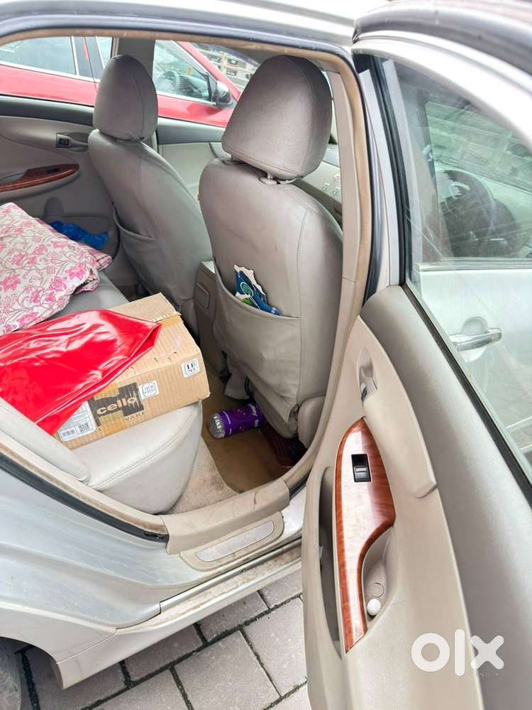 Toyota Corolla Altis 2010 Car