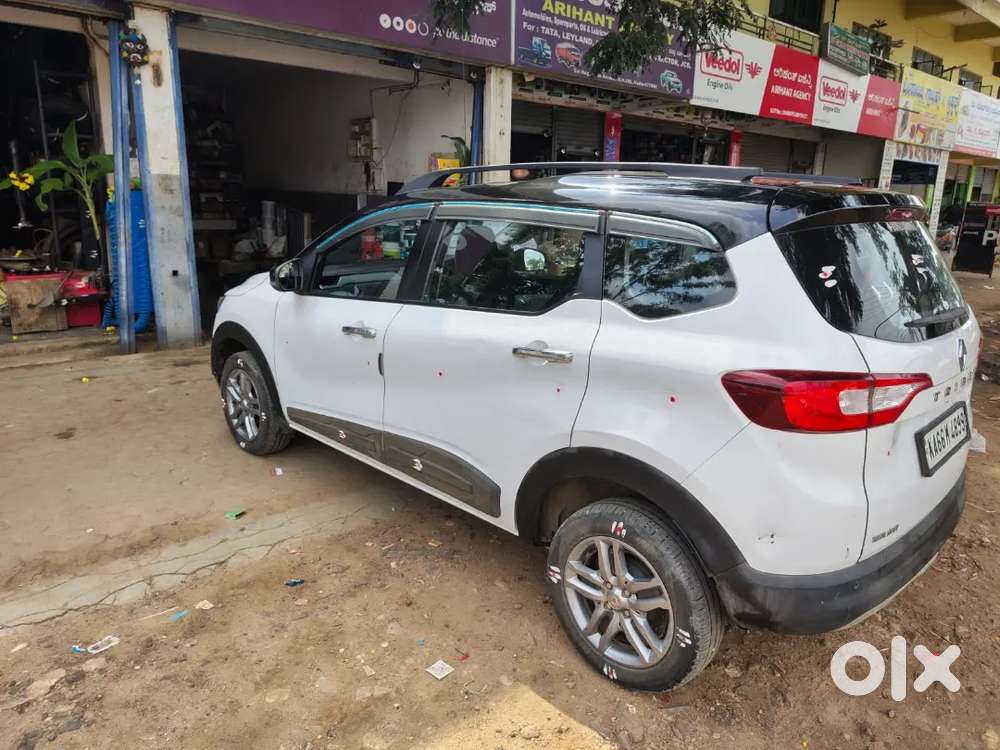 7 Seater Top Model 1st Owner Fresh Insurence