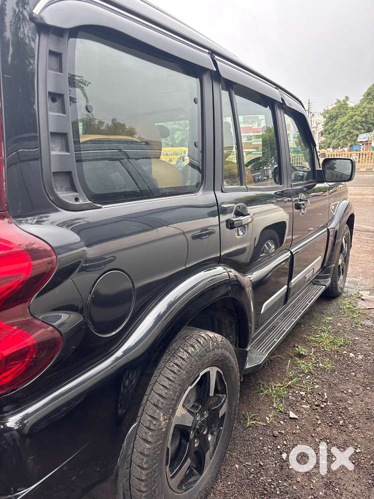 Mahindra Scorpio Classic 2023