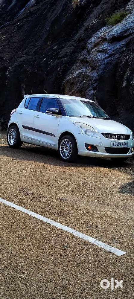 Good Condition After Market Allowy Wheels Android Strerio  Revers Cam