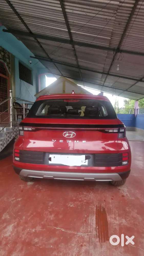 Hyundai Venue 2024 Petrol 16000 Km Driven